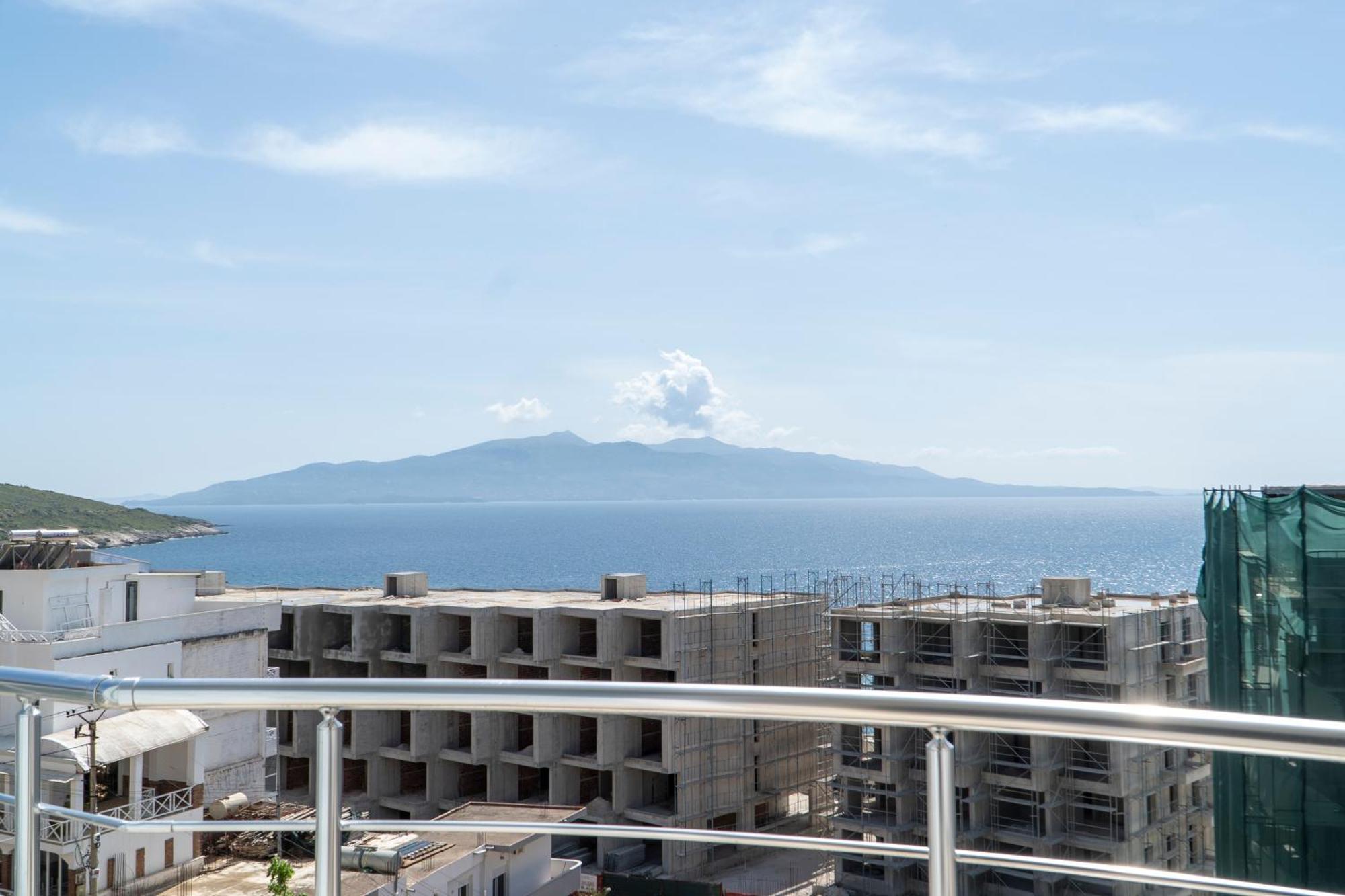 Hotel Blue Sky Sarande Exterior photo