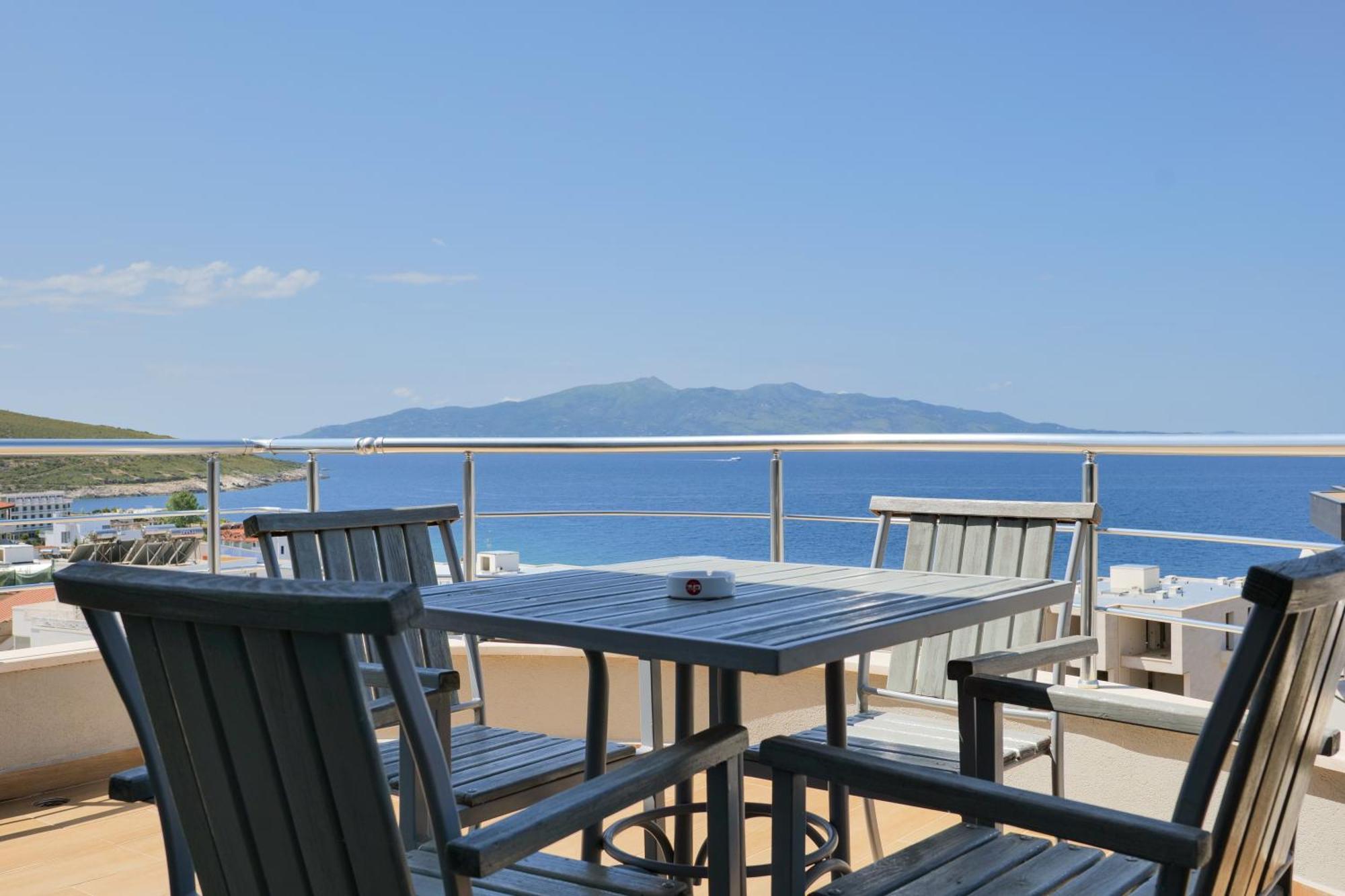 Hotel Blue Sky Sarande Exterior photo