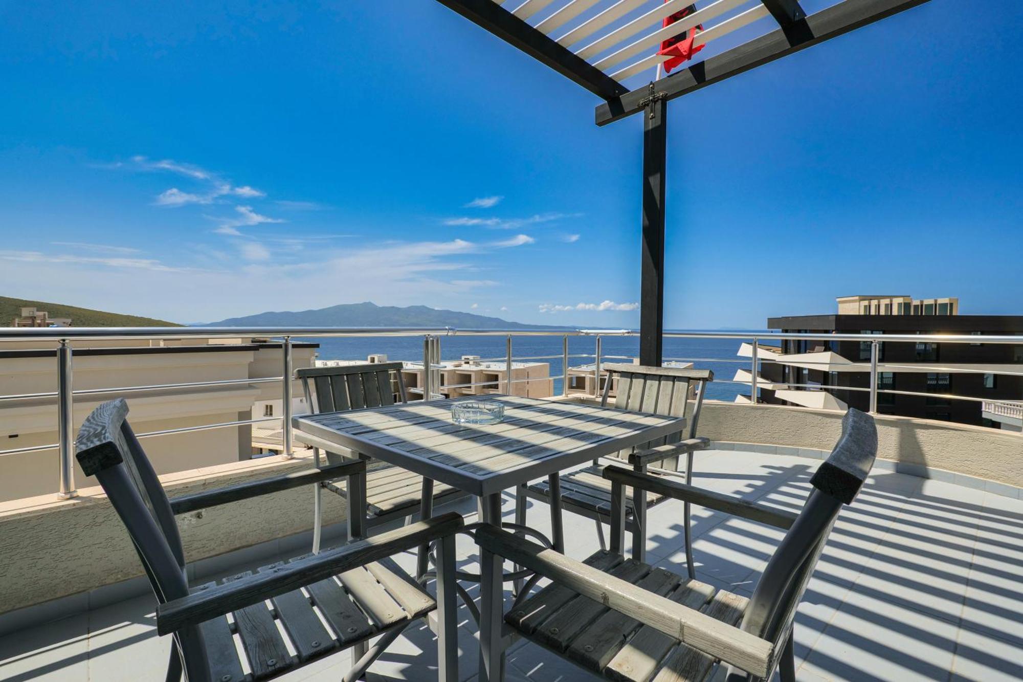 Hotel Blue Sky Sarande Exterior photo