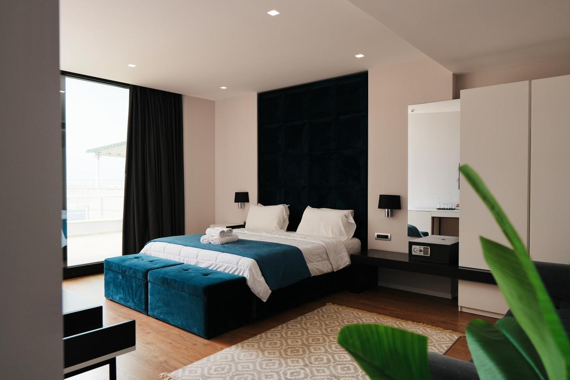 Hotel Blue Sky Sarande Exterior photo