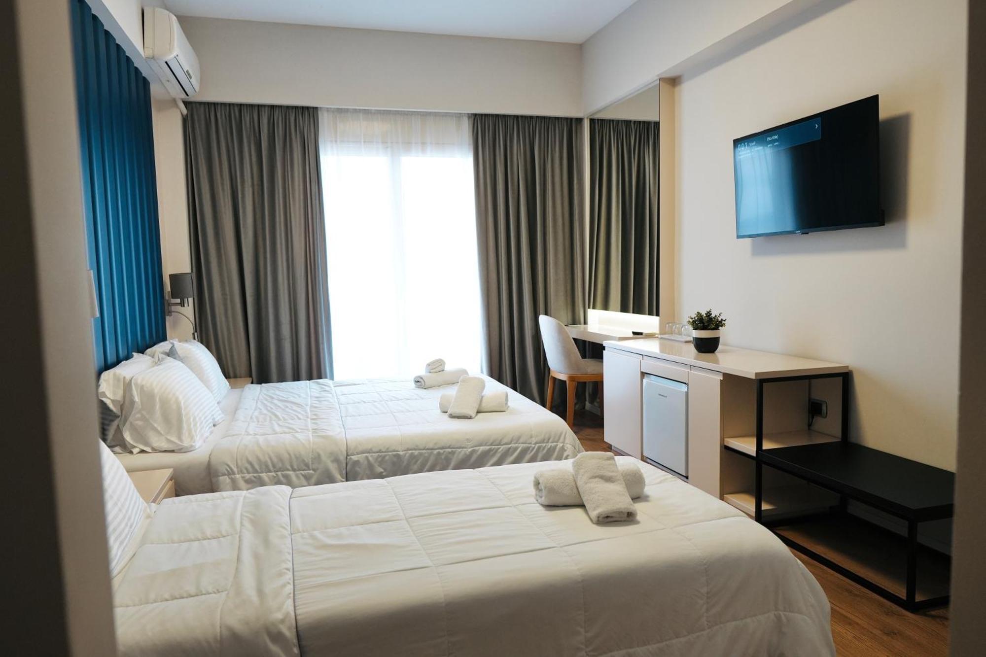 Hotel Blue Sky Sarande Exterior photo