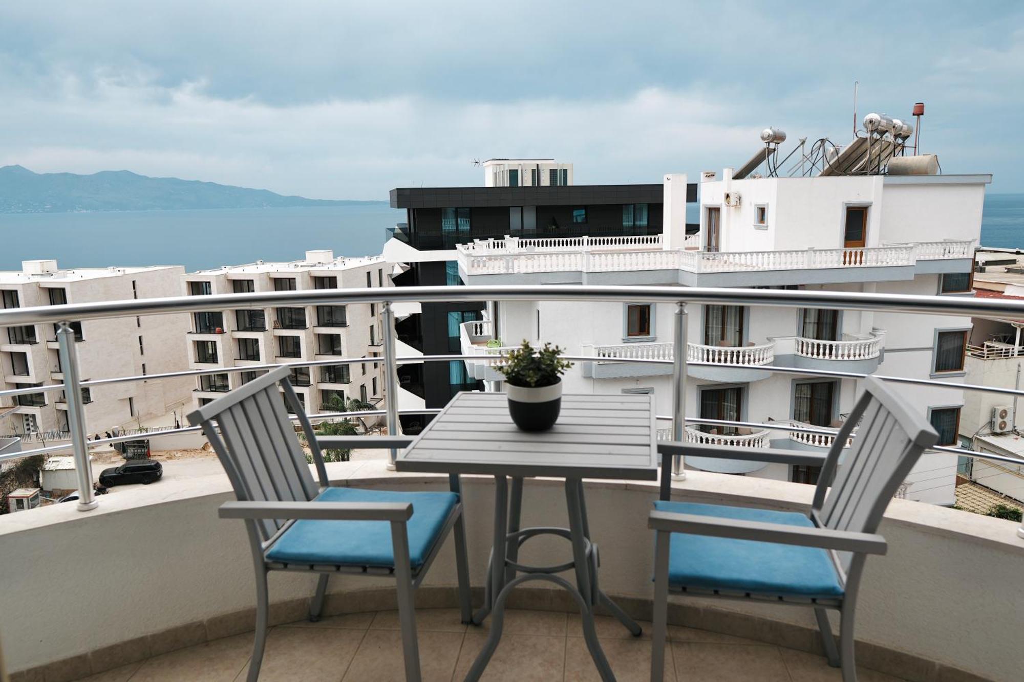 Hotel Blue Sky Sarande Exterior photo