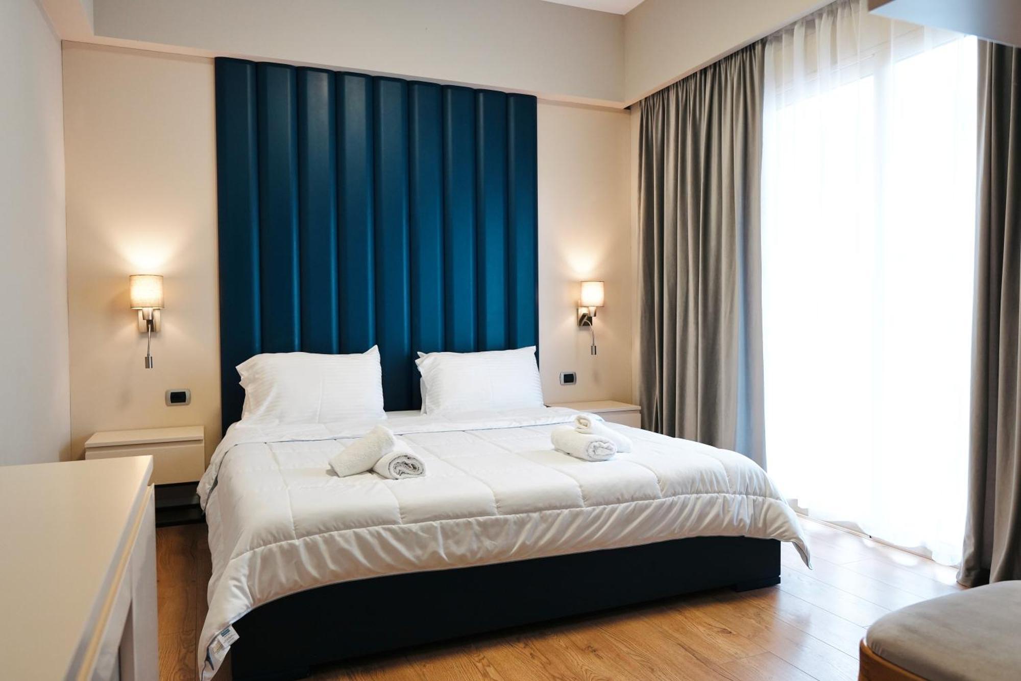 Hotel Blue Sky Sarande Exterior photo