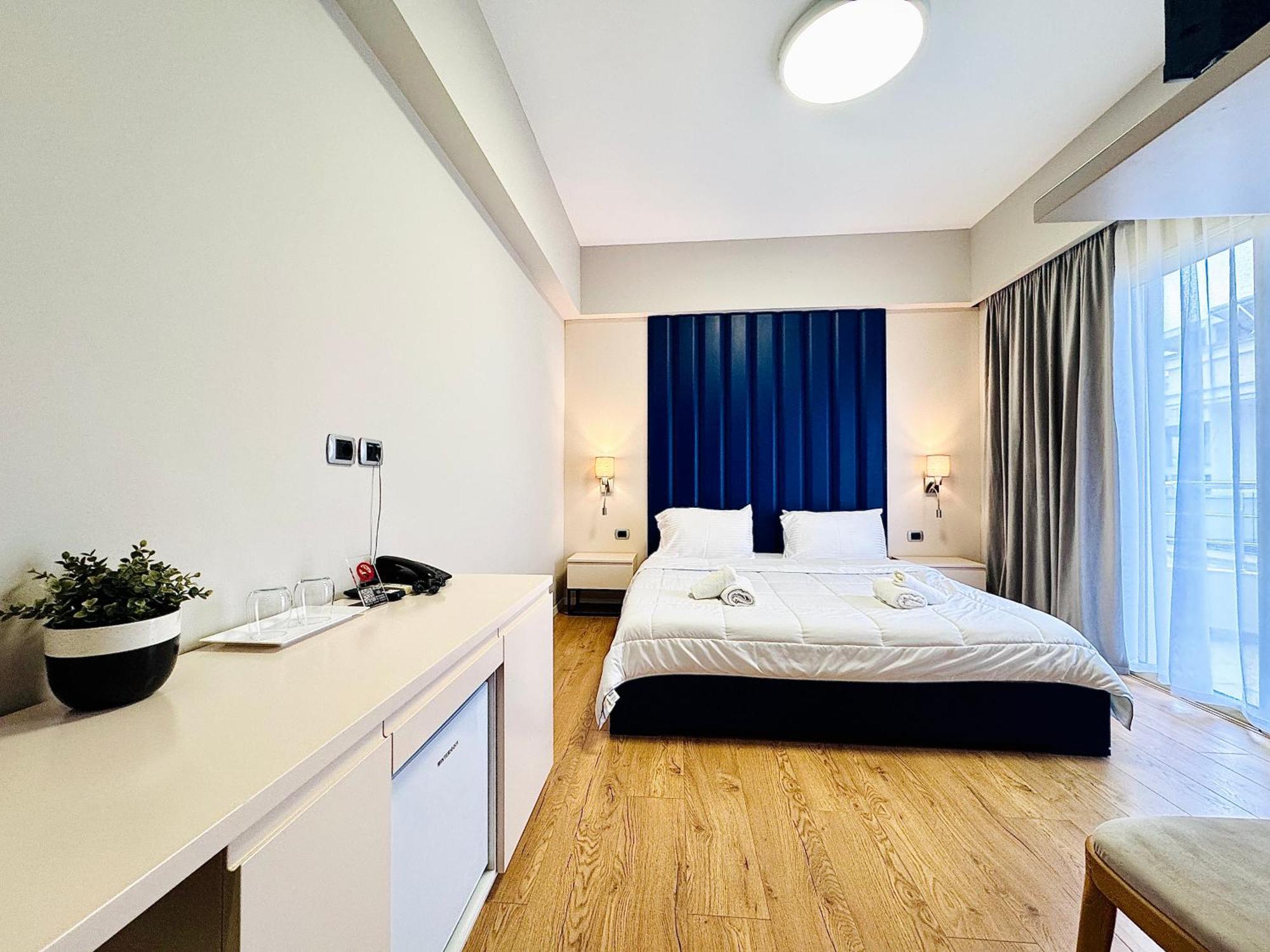 Hotel Blue Sky Sarande Exterior photo