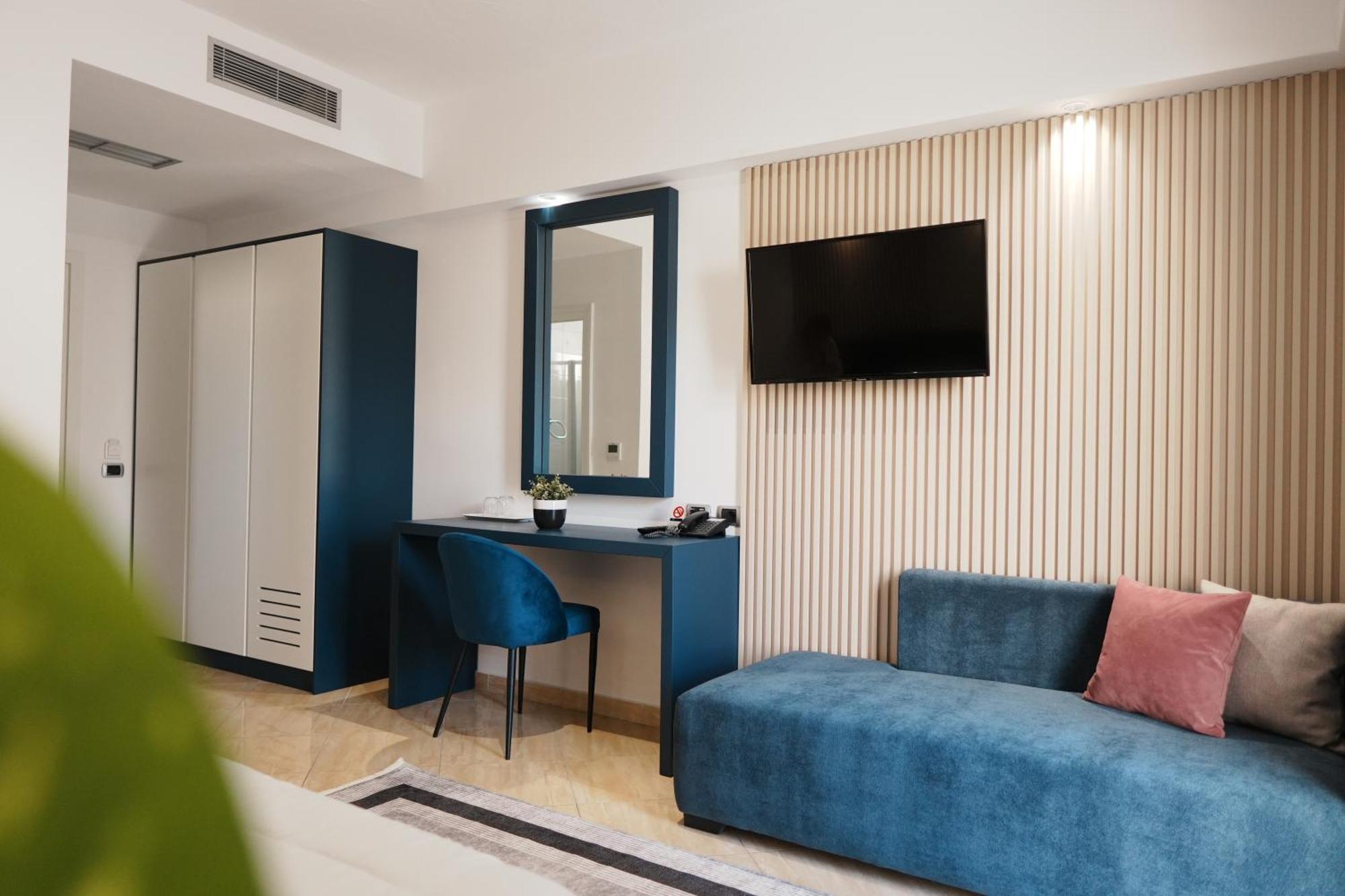 Hotel Blue Sky Sarande Exterior photo