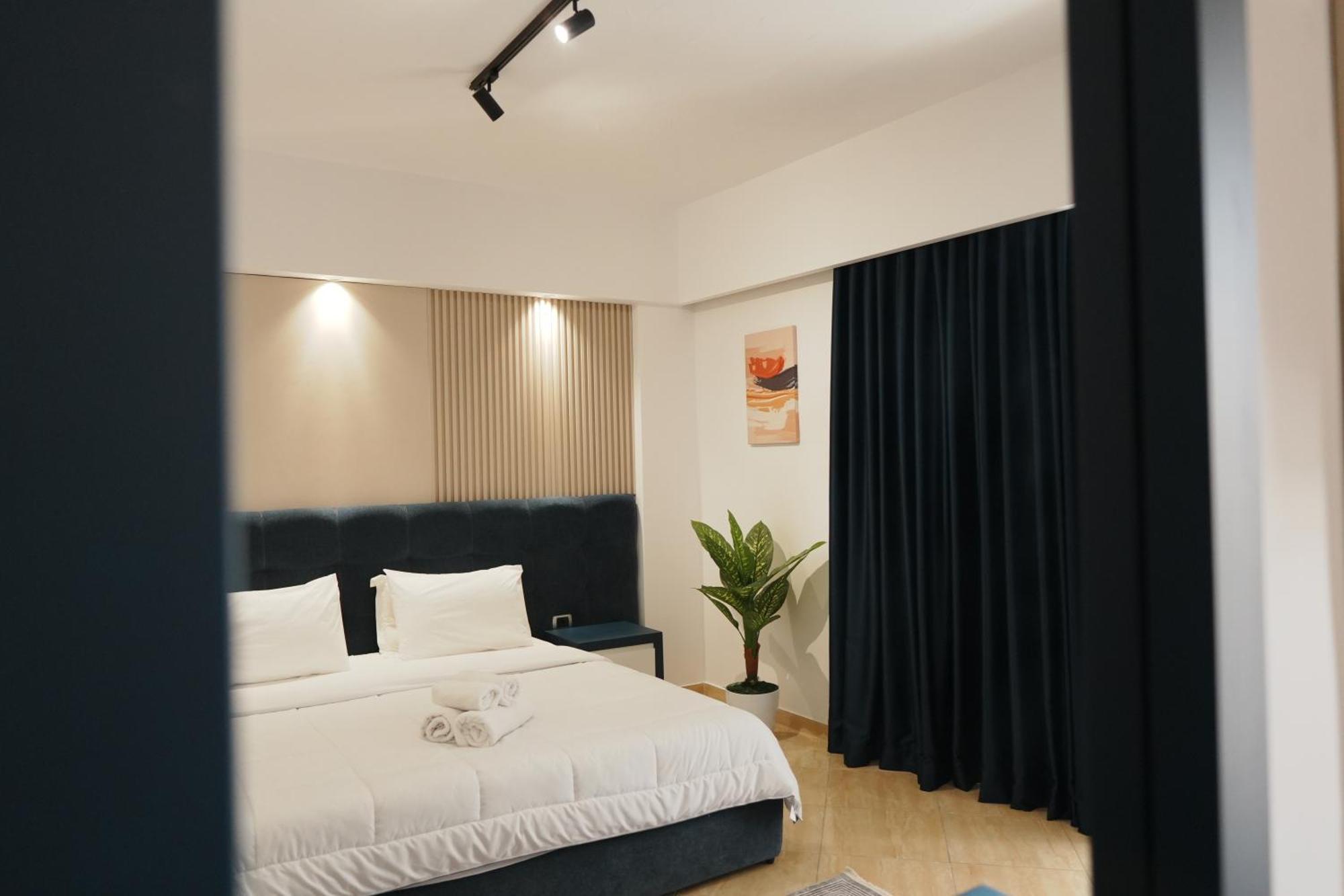 Hotel Blue Sky Sarande Exterior photo