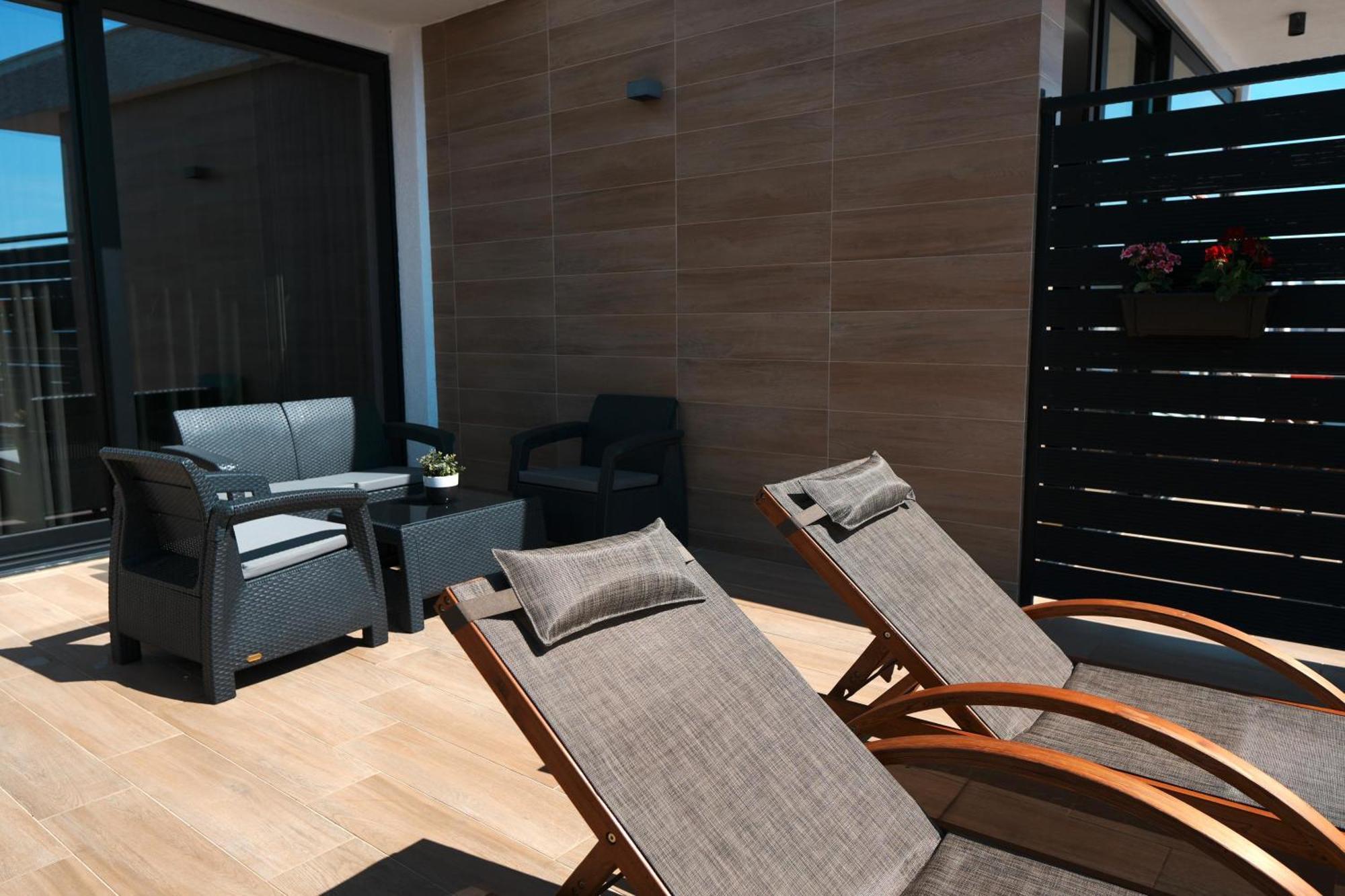 Hotel Blue Sky Sarande Exterior photo