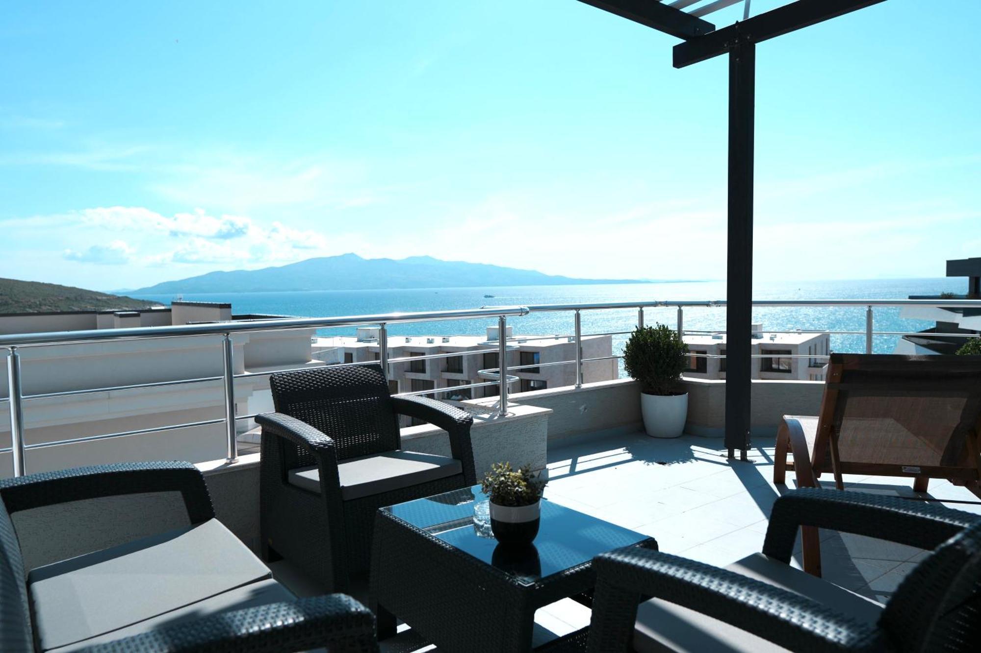 Hotel Blue Sky Sarande Exterior photo