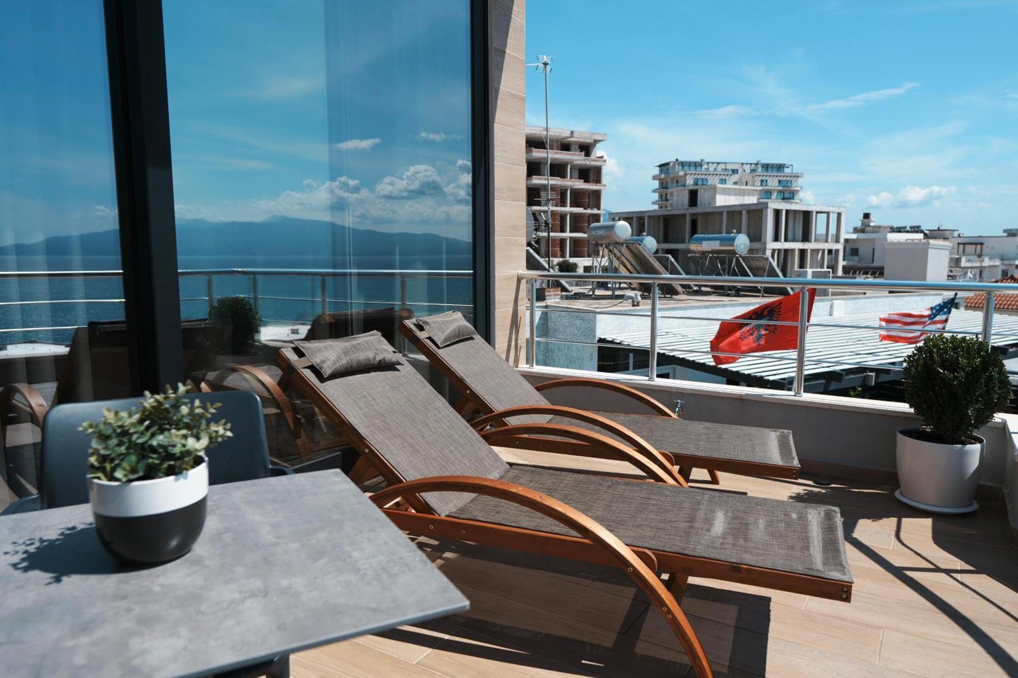 Hotel Blue Sky Sarande Exterior photo