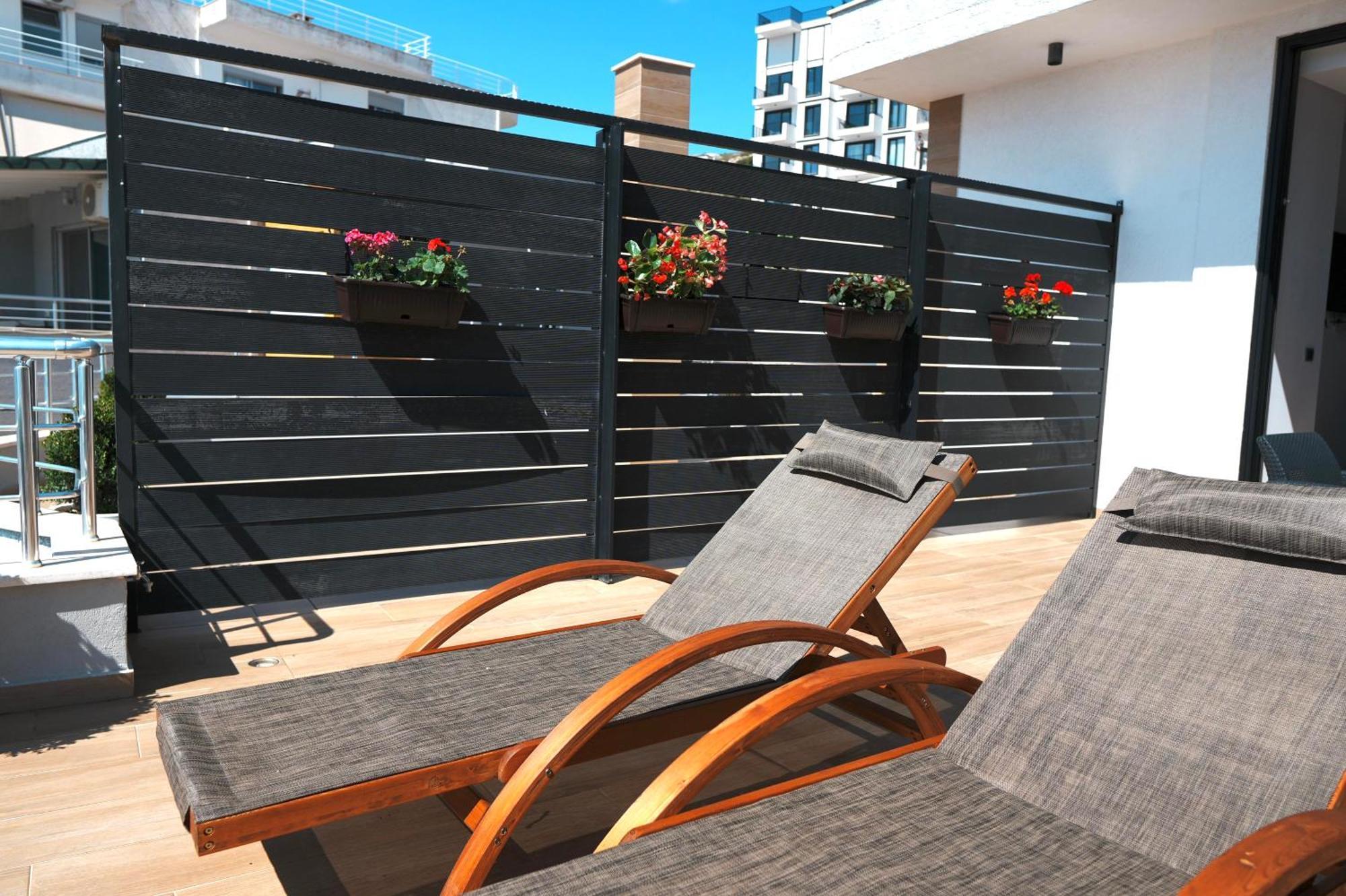 Hotel Blue Sky Sarande Exterior photo