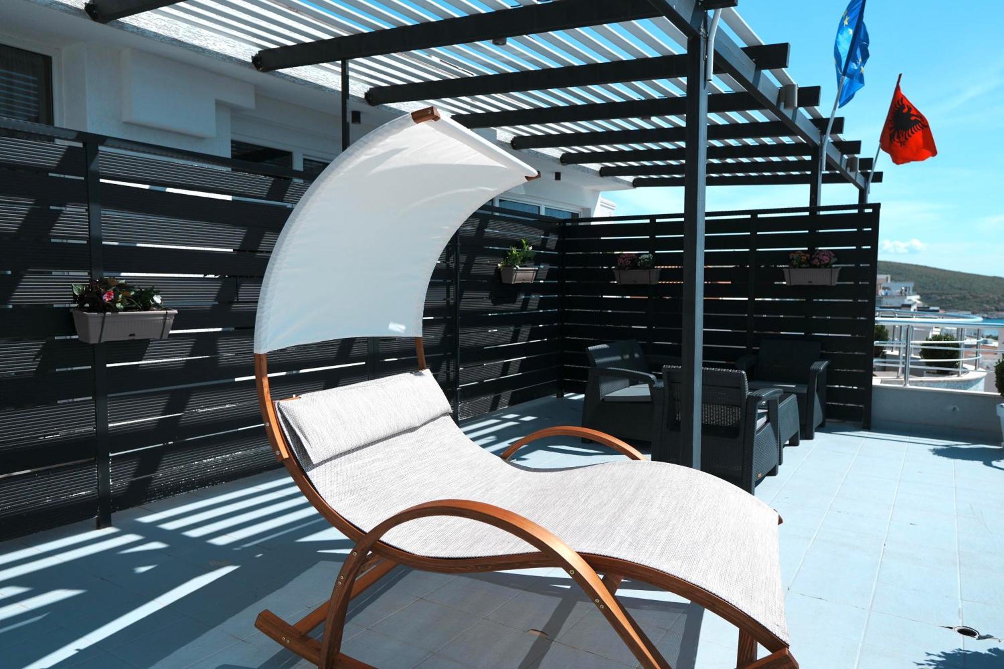 Hotel Blue Sky Sarande Exterior photo